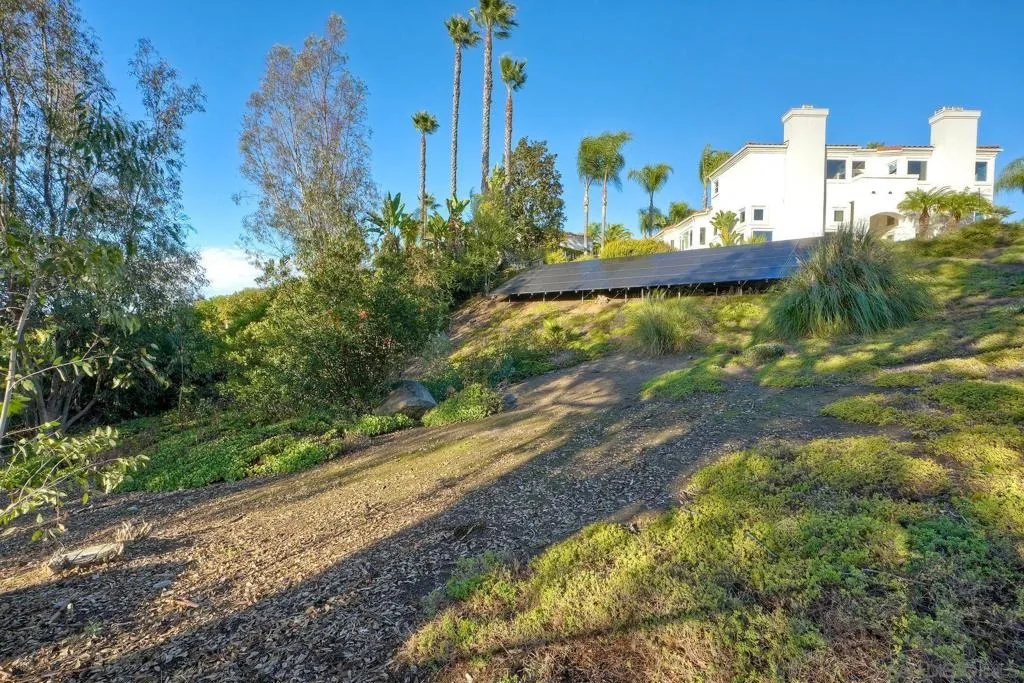 1930 Mountain Valley Lane, Escondido, California 92029 home-pic-35