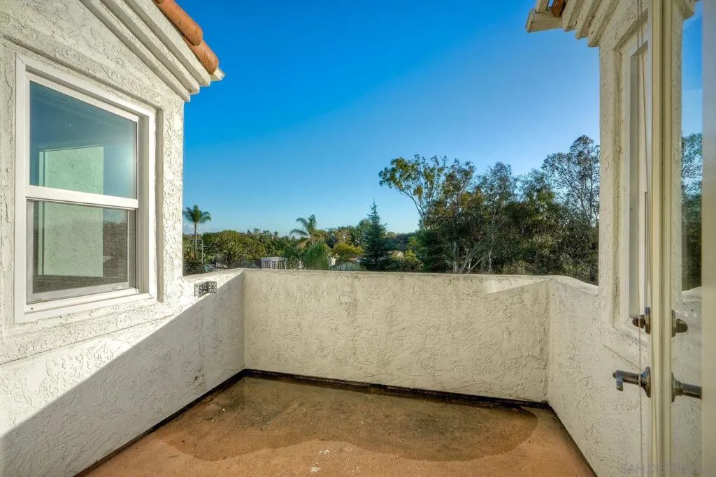 1930 Mountain Valley Lane, Escondido, California 92029 home-pic-22