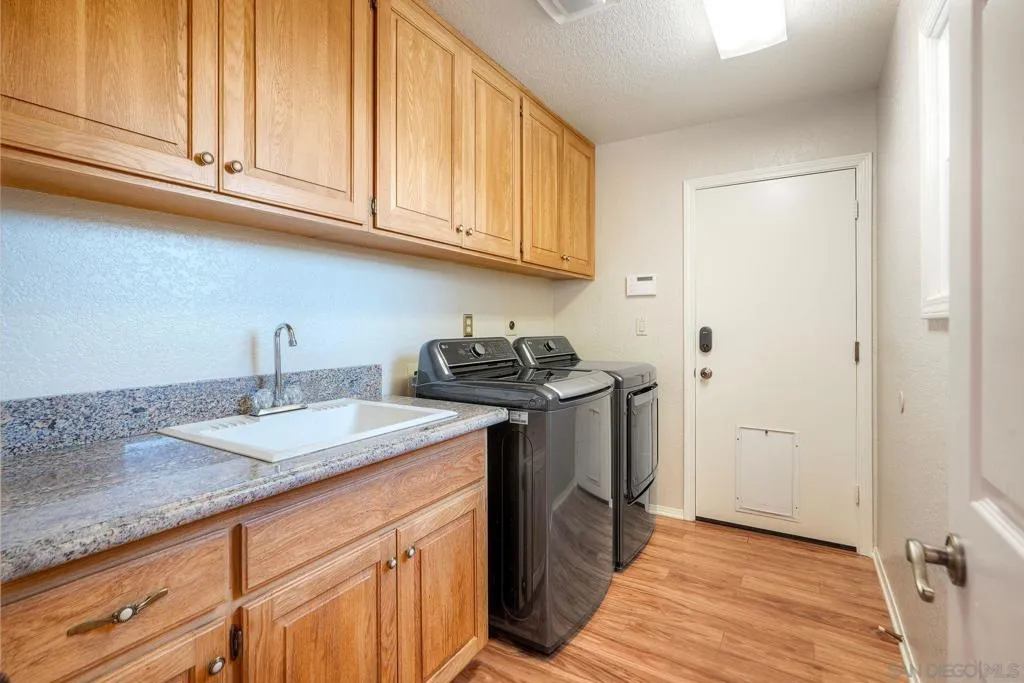 1930 Mountain Valley Lane, Escondido, California 92029 home-pic-14