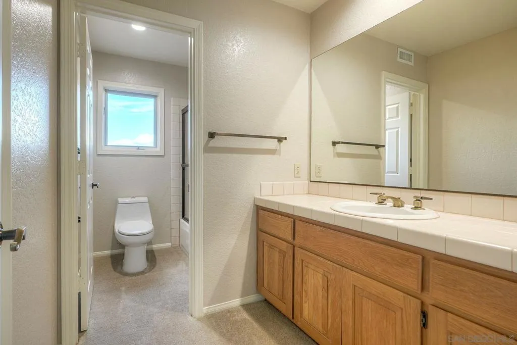 1930 Mountain Valley Lane, Escondido, California 92029 home-pic-28