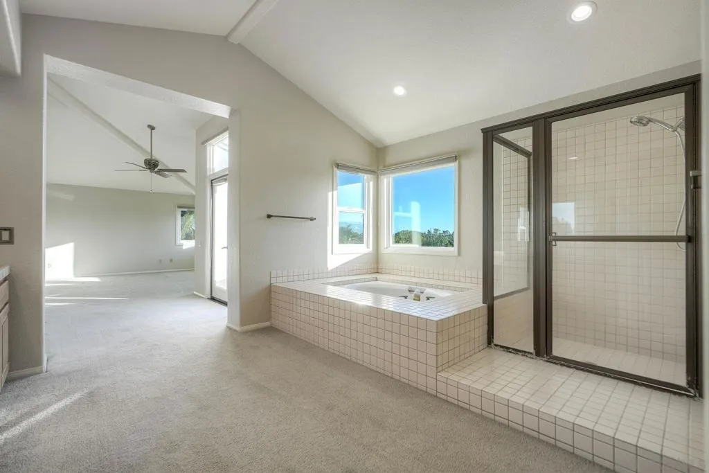 1930 Mountain Valley Lane, Escondido, California 92029 home-pic-23