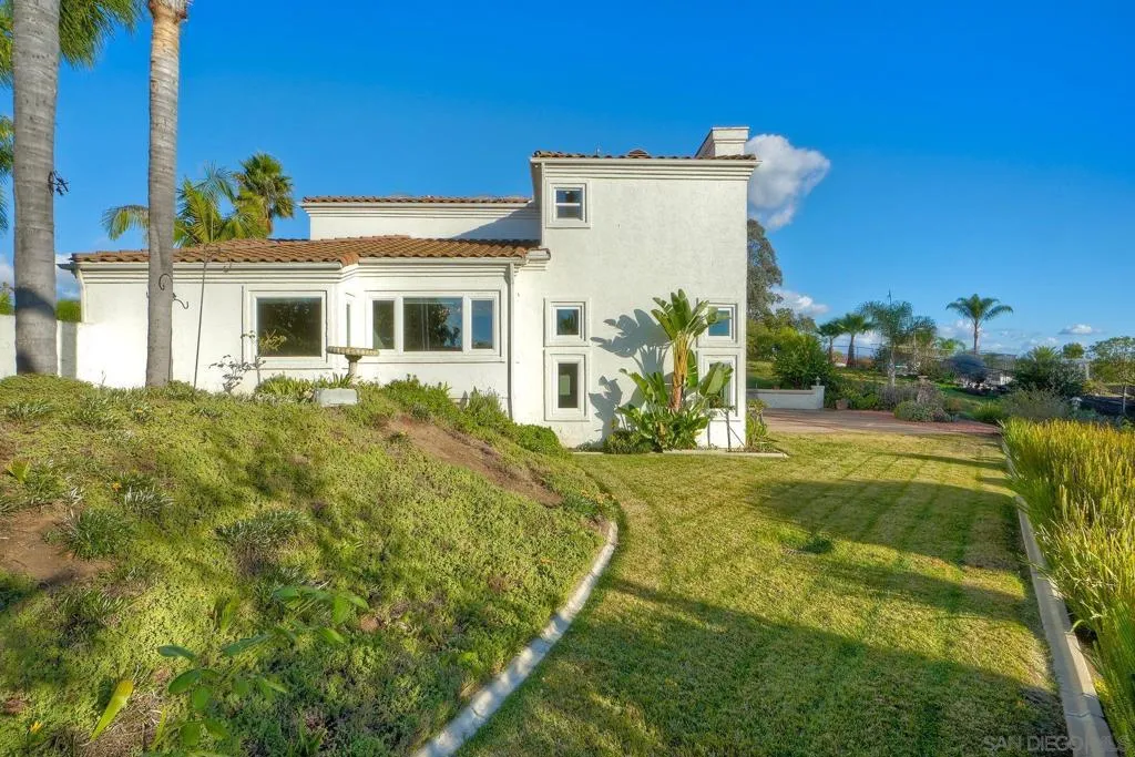 1930 Mountain Valley Lane, Escondido, California 92029 home-pic-34
