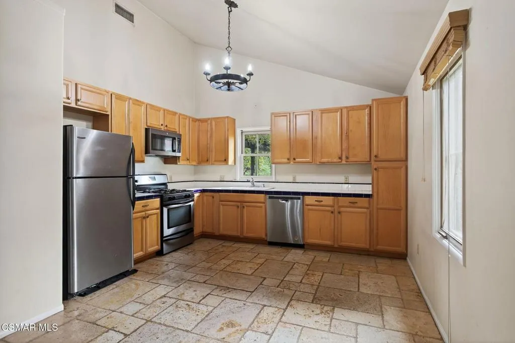 1560 Goodenough Road, Fillmore, California 93015 home-pic-48