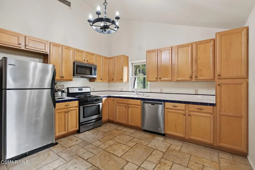1560 Goodenough Road, Fillmore, California 93015 home-pic-50