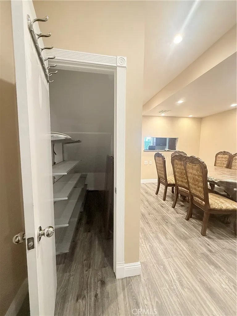 14256 Victory Boulevard 3, Van Nuys, California 91401 home-pic-11