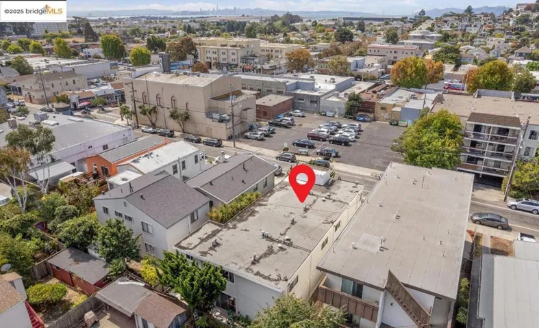 Aerial View – Surrounding Neighborhood