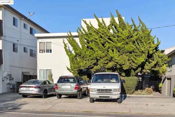View of front of property featuring stucco siding