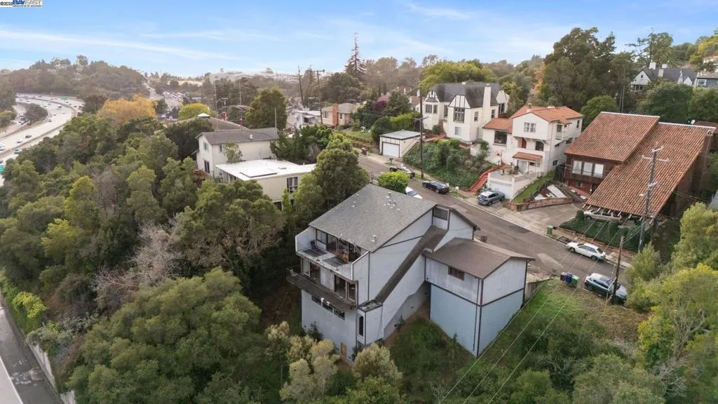 3660 Oak Knoll Blvd, Oakland, California 94605 home-pic-2