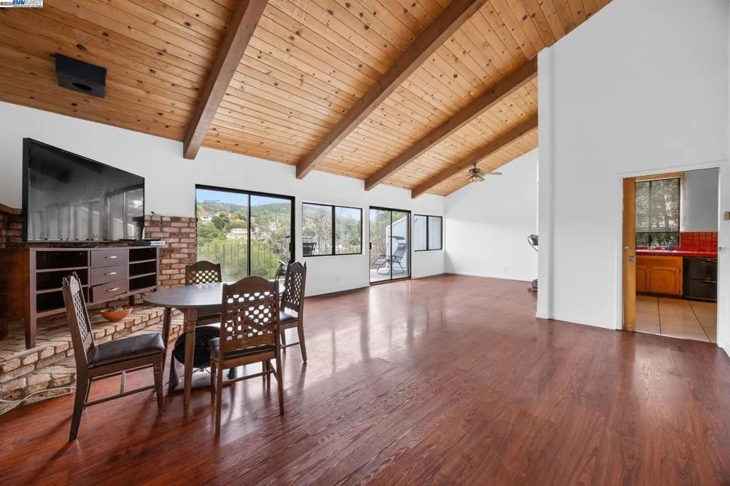 3660 Oak Knoll Blvd, Oakland, California 94605 home-pic-6