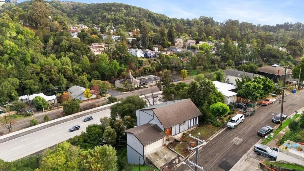 3660 Oak Knoll Blvd, Oakland, California 94605 home-pic-1
