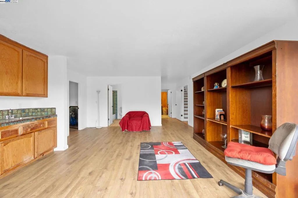 3660 Oak Knoll Blvd, Oakland, California 94605 home-pic-14