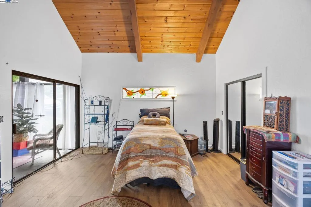 3660 Oak Knoll Blvd, Oakland, California 94605 home-pic-10