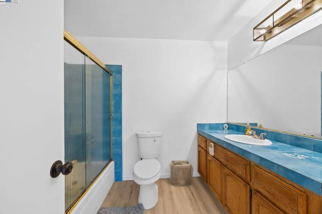 3660 Oak Knoll Blvd, Oakland, California 94605 home-pic-17