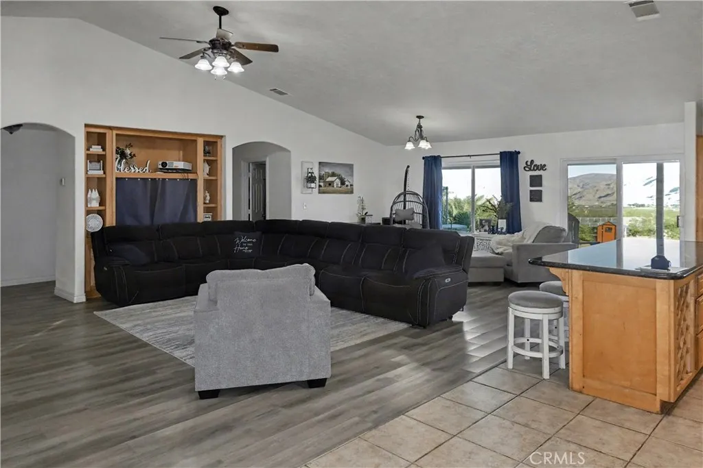 30788 Buenos Aires, Lucerne Valley, California 92356 home-pic-9