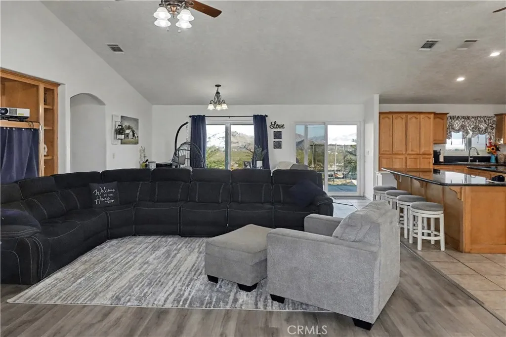 30788 Buenos Aires, Lucerne Valley, California 92356 home-pic-8
