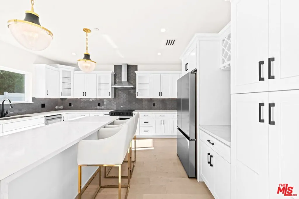 12925 El Dorado Avenue, Sylmar, California 91342 home-pic-2