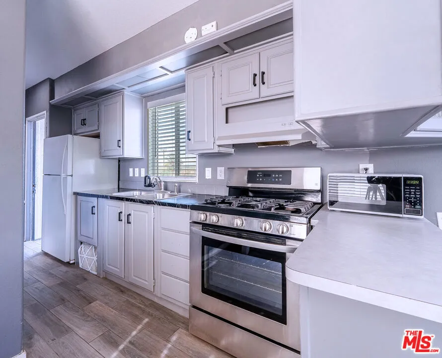 84455 61st Avenue, Thermal, California 92274 home-pic-60