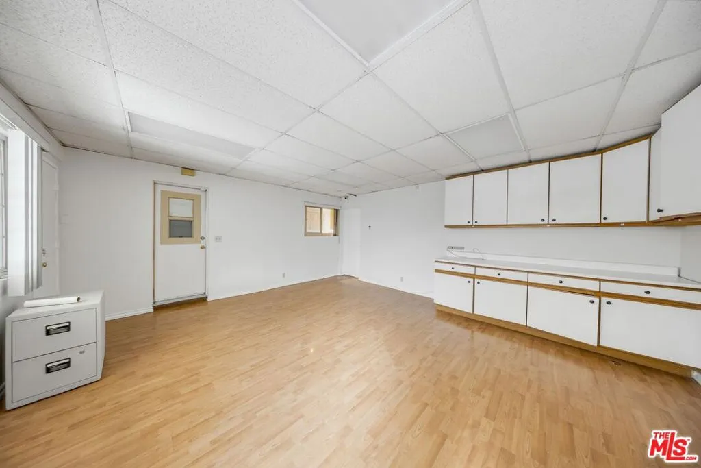 320 E Woodcroft Avenue, Glendora, California 91740 home-pic-26