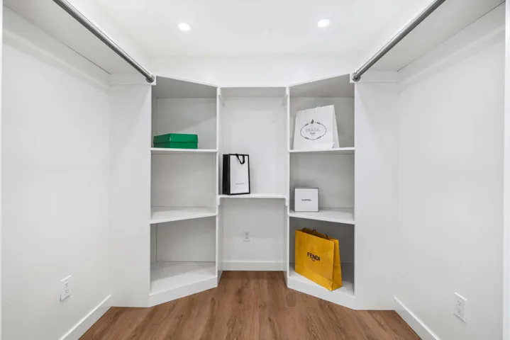 Walk-in closet