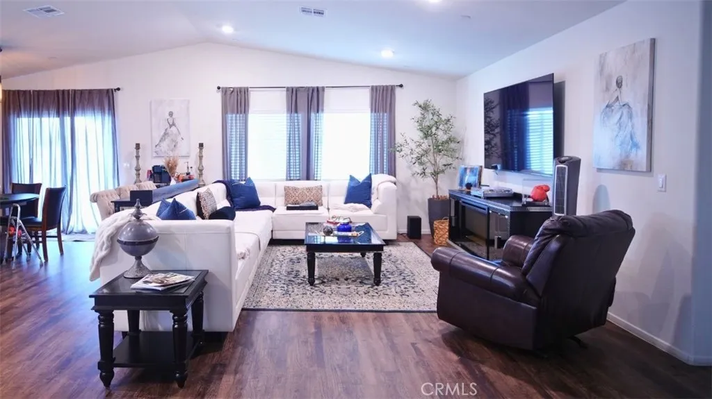 180 Boxelder Way, San Jacinto, California 92583 home-pic-2