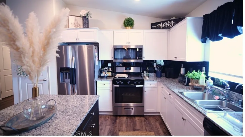 180 Boxelder Way, San Jacinto, California 92583 home-pic-8