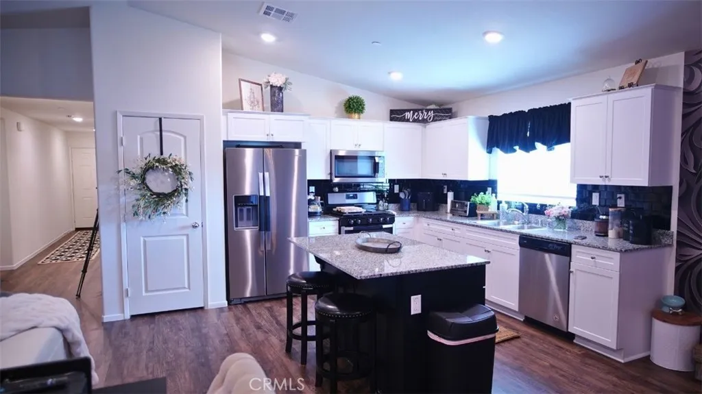 180 Boxelder Way, San Jacinto, California 92583 home-pic-1