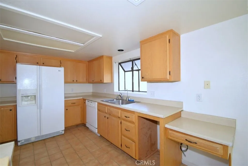 49618 Buena Vista Drive, Morongo Valley, California 92256 home-pic-7
