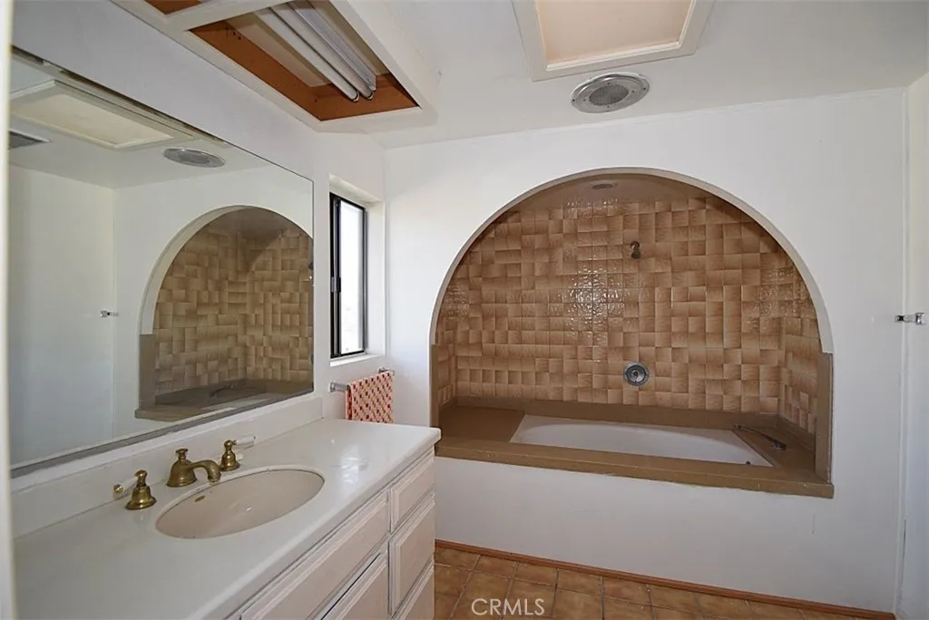 49618 Buena Vista Drive, Morongo Valley, California 92256 home-pic-13