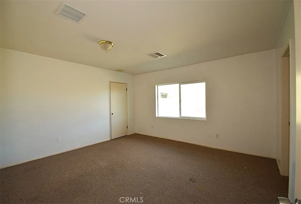 49618 Buena Vista Drive, Morongo Valley, California 92256 home-pic-11