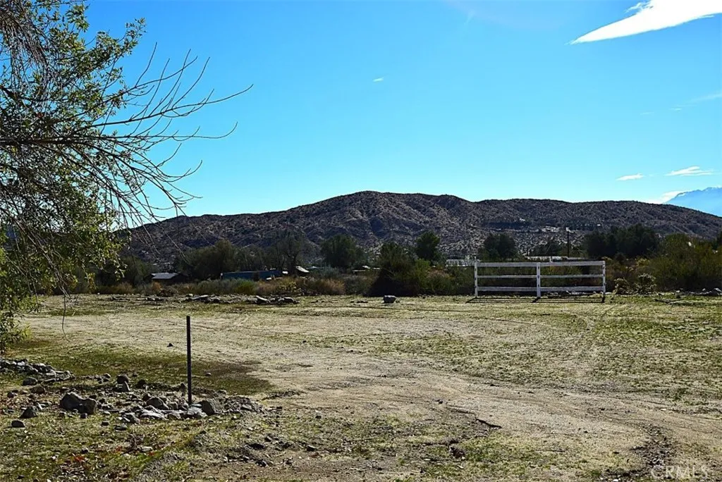 49618 Buena Vista Drive, Morongo Valley, California 92256 home-pic-18