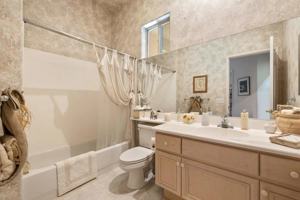 185 Kavenish Drive, Rancho Mirage, California 92270 home-pic-15