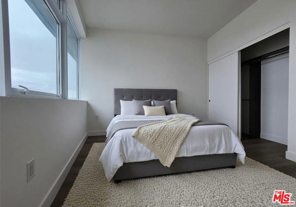 3785 Wilshire Boulevard 1001, Los Angeles, California 90010 home-pic-20