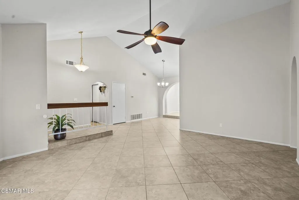 2508 Glenhurst Court, Simi Valley, California 93063 home-pic-9