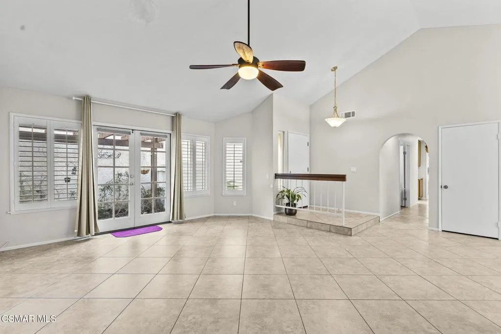 2508 Glenhurst Court, Simi Valley, California 93063 home-pic-8