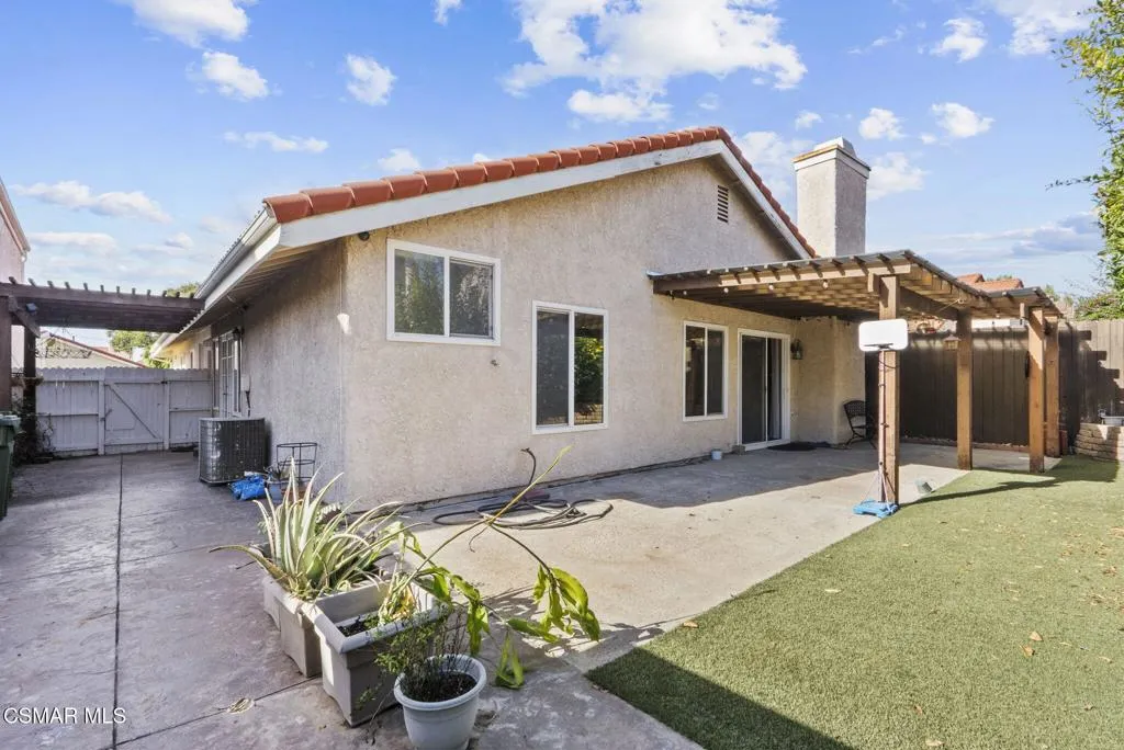 2508 Glenhurst Court, Simi Valley, California 93063 home-pic-32