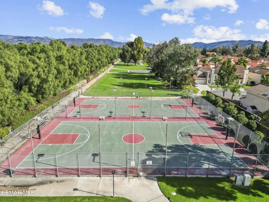 2508 Glenhurst Court, Simi Valley, California 93063 home-pic-39