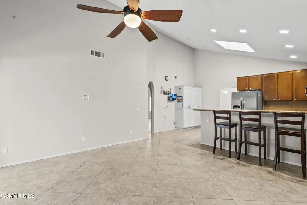 2508 Glenhurst Court, Simi Valley, California 93063 home-pic-18