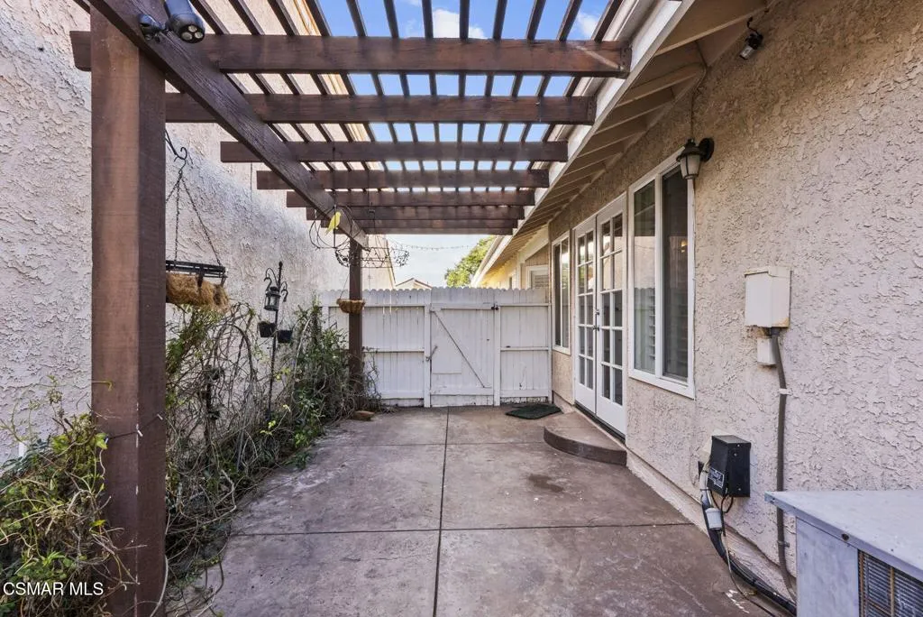 2508 Glenhurst Court, Simi Valley, California 93063 home-pic-33