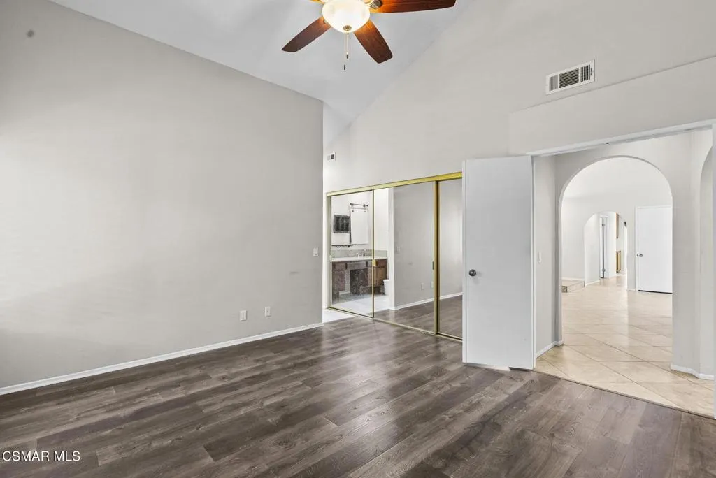 2508 Glenhurst Court, Simi Valley, California 93063 home-pic-23