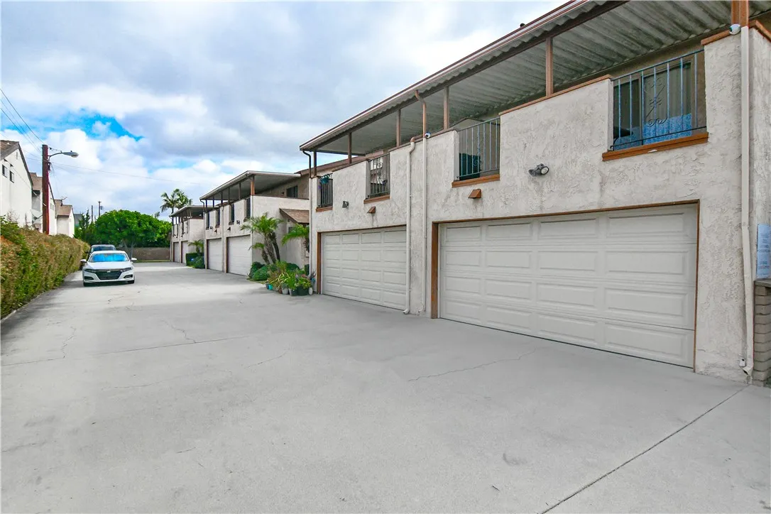 8105 Orange St, Downey, California 90242 home-pic-1