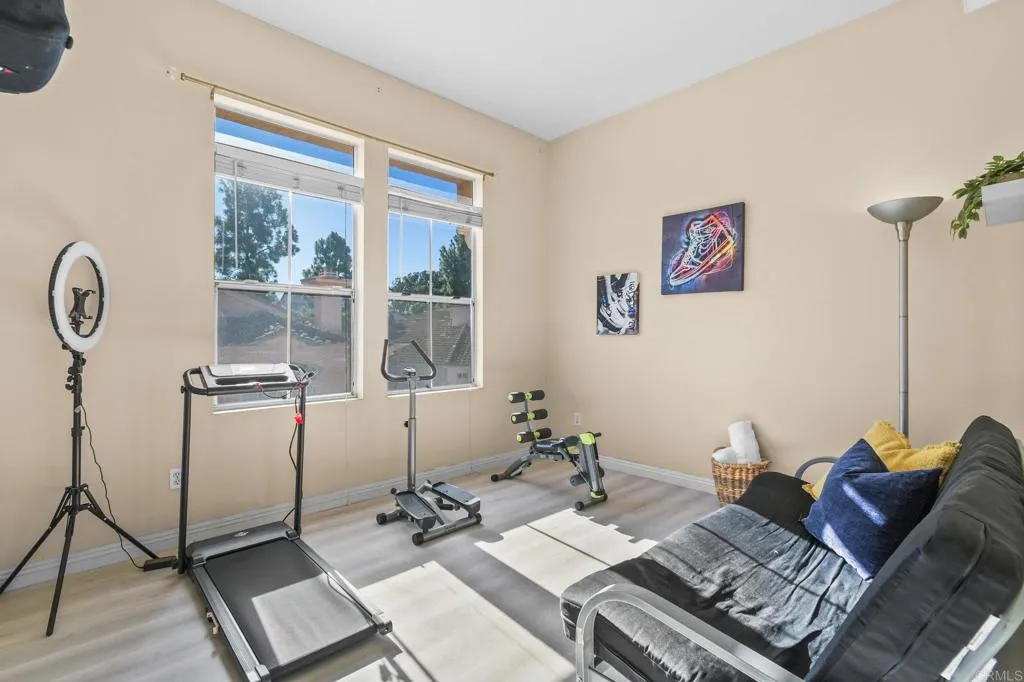 1386 Serena Circle  home-pic-18
