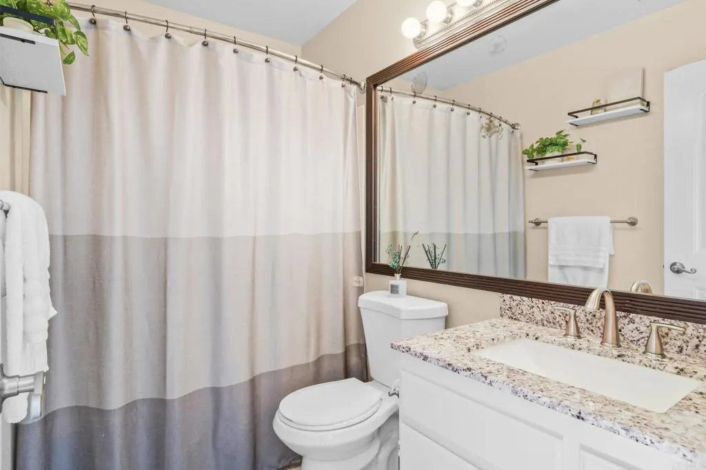 1386 Serena Circle  home-pic-20