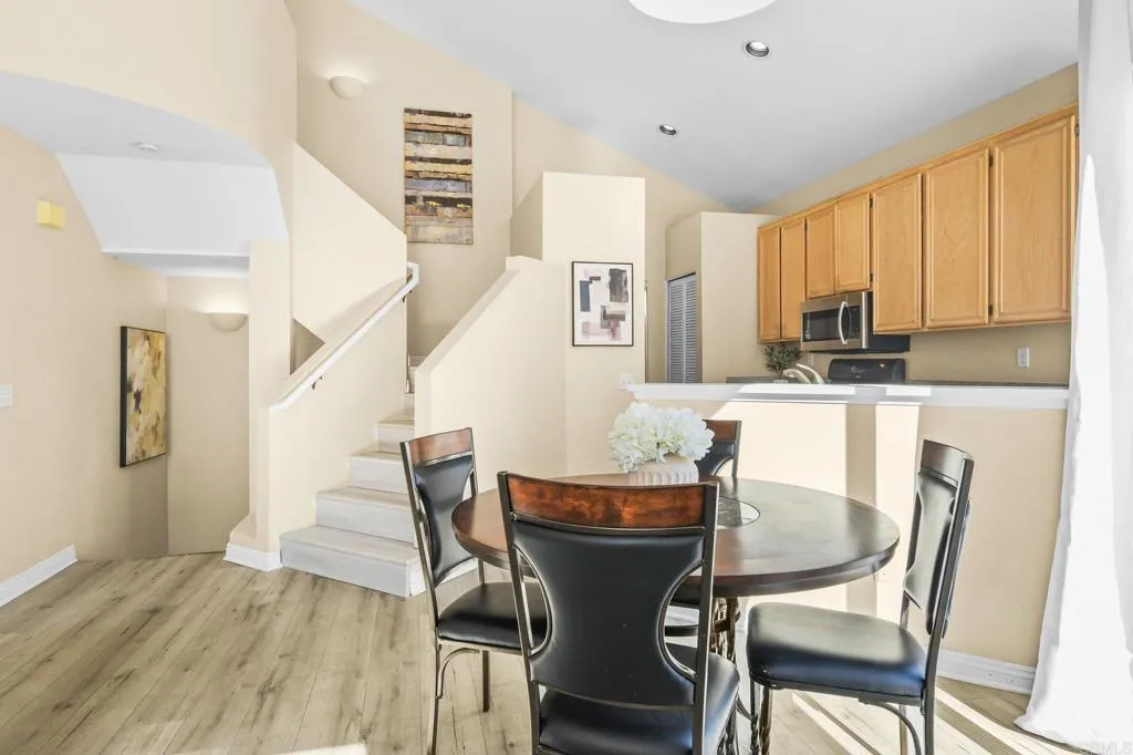 1386 Serena Circle  home-pic-7