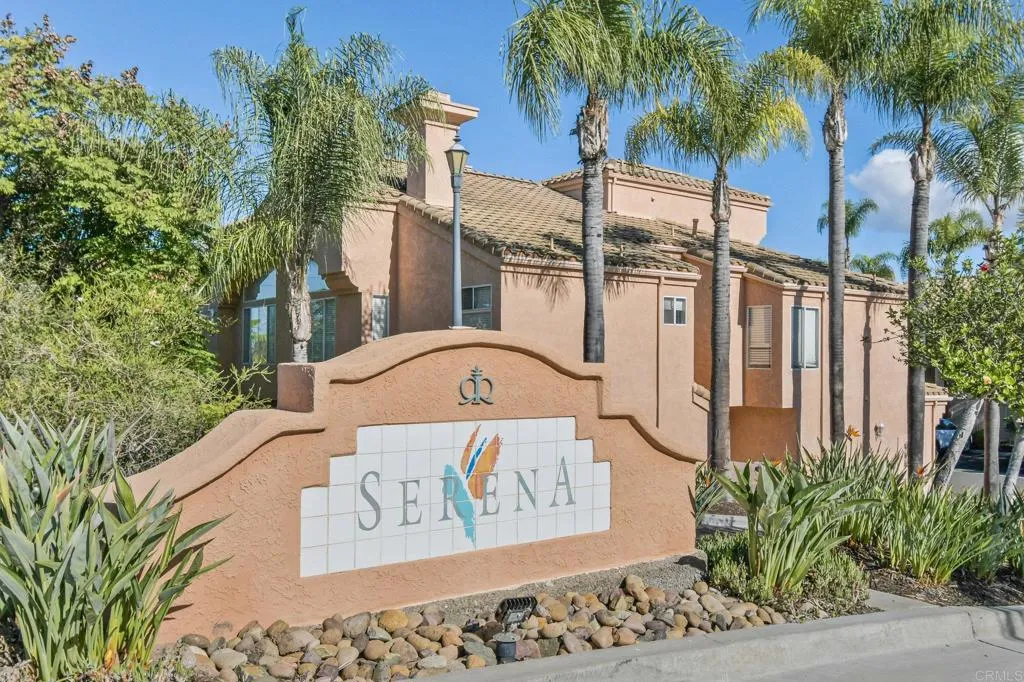 1386 Serena Circle  home-pic-33