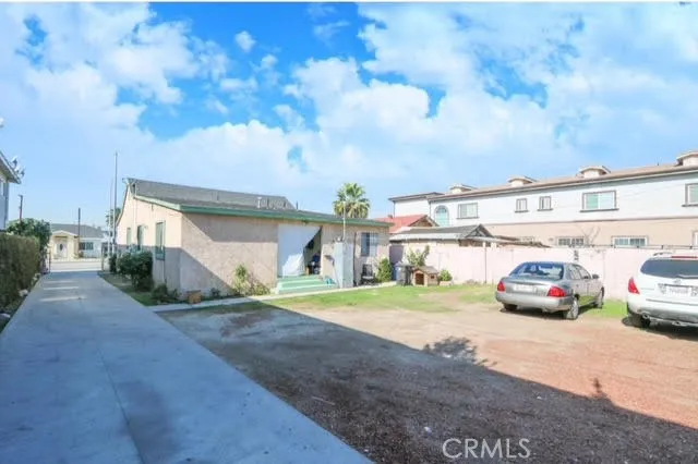 2430 Atlantic Avenue, Long Beach, California 90806 home-pic-1