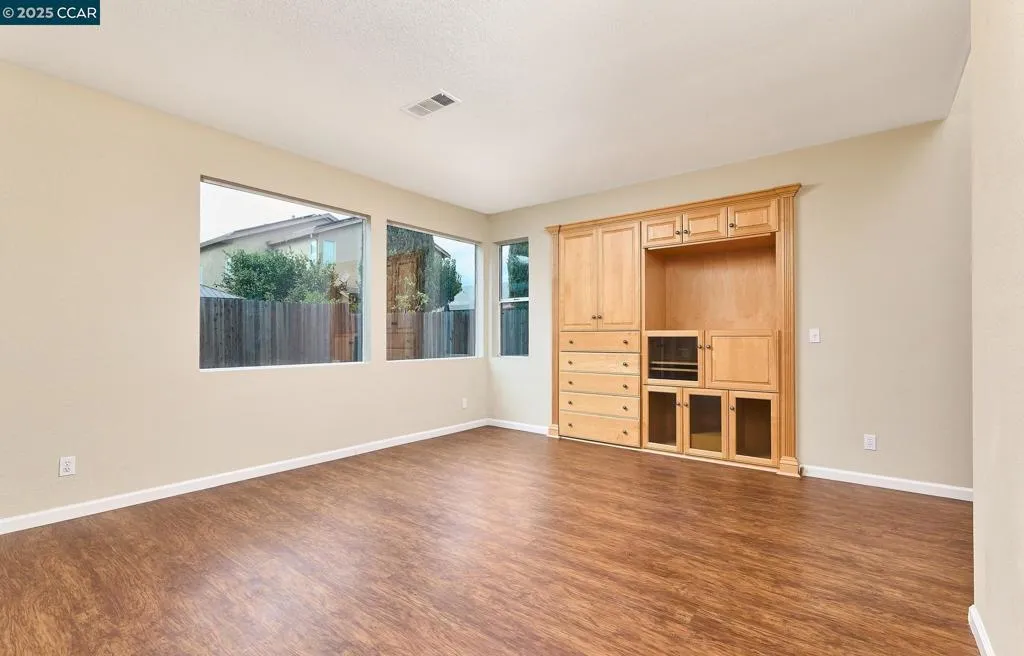 339 Fall Cir, Oakley, California 94561 home-pic-6