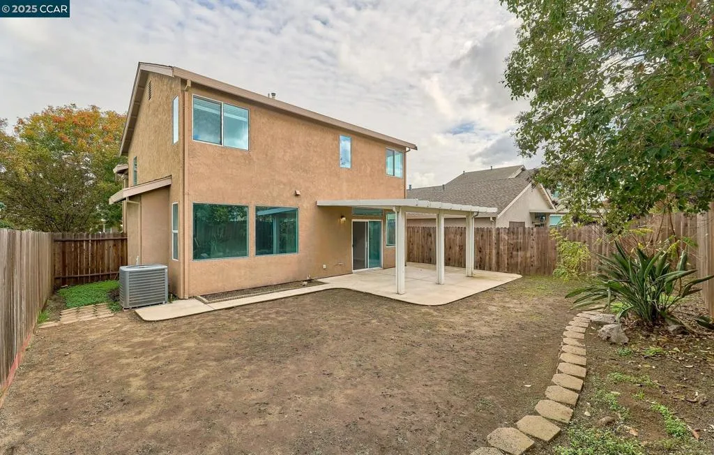 339 Fall Cir, Oakley, California 94561 home-pic-24