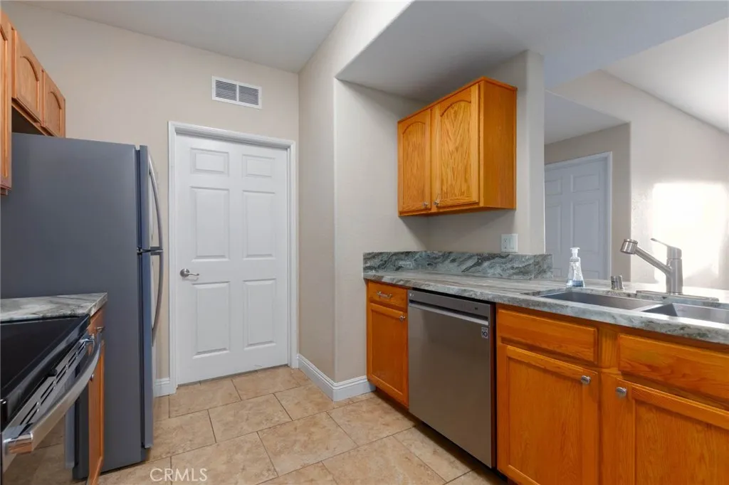 41410 Juniper Street 121, Murrieta, California 92562 home-pic-11