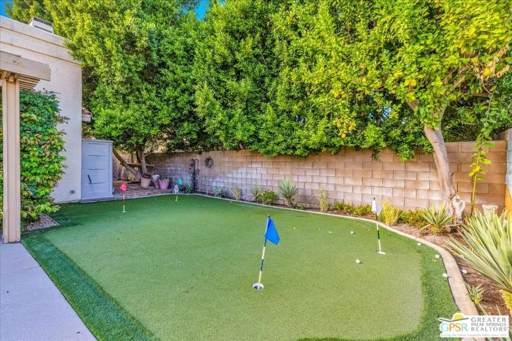 42644 Devonshire Street, Palm Desert, California 92211 home-pic-10