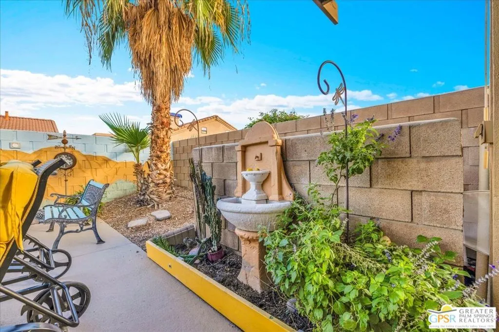 42644 Devonshire Street, Palm Desert, California 92211 home-pic-16